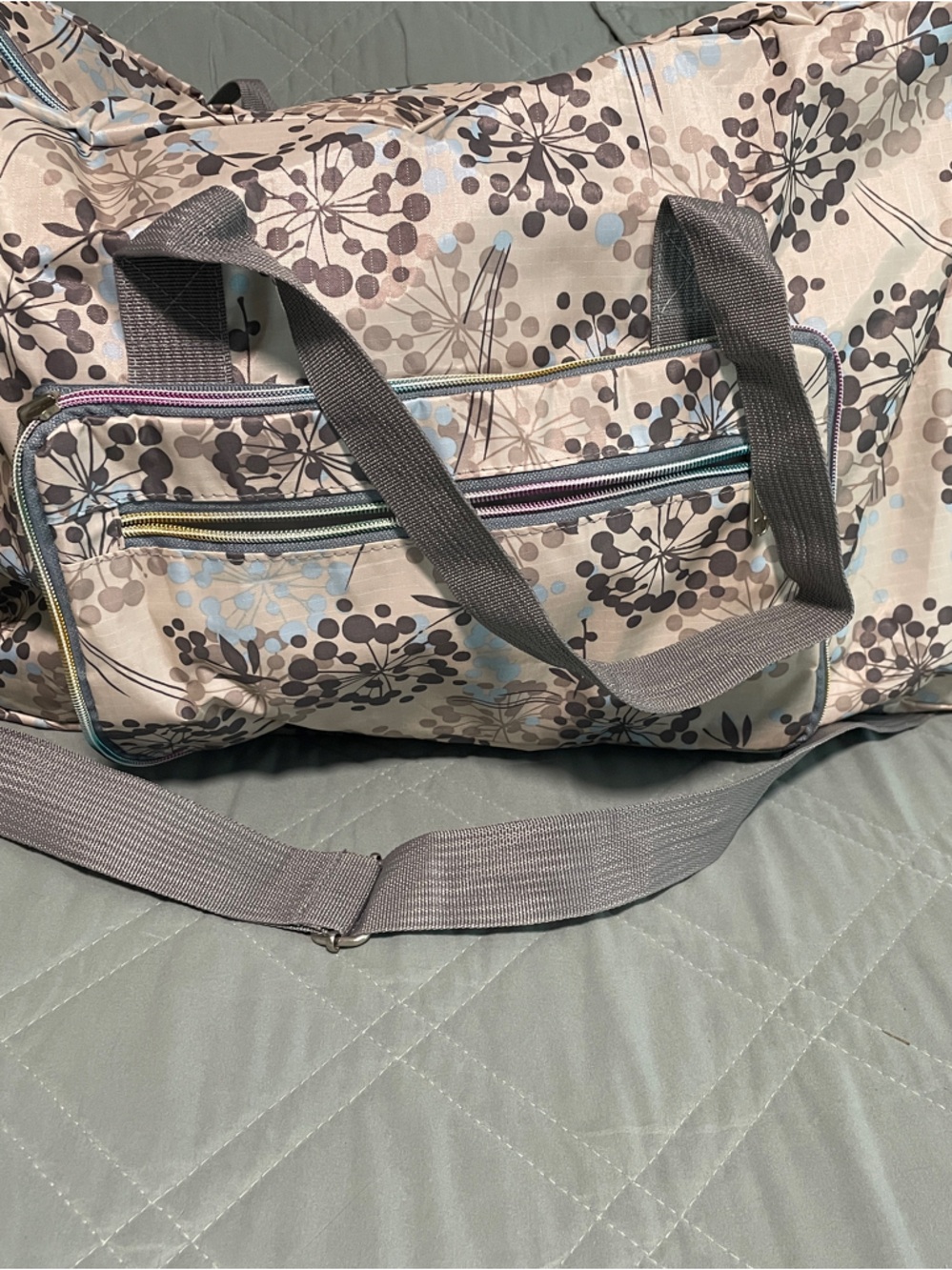Floral Print Travel Duffel Bag in Beige and Gray 22x14x12